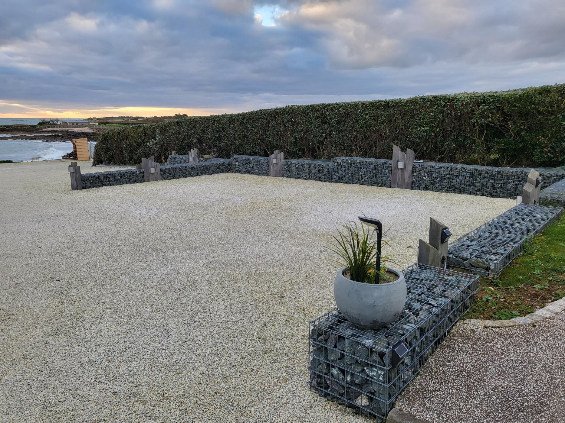 Aménagement de cour avec Mur de Gabion